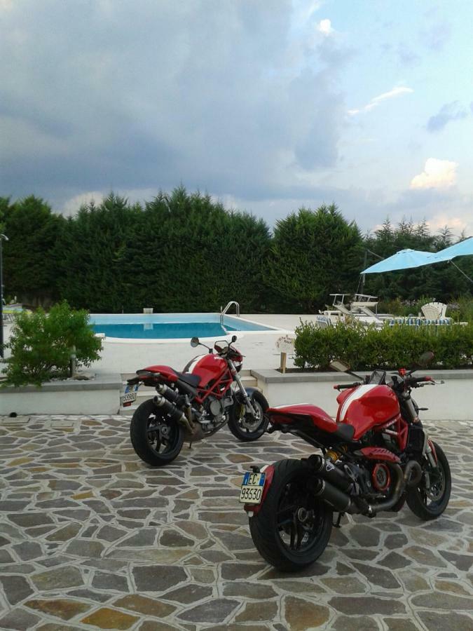 Bed and Breakfast Globetrotter Формия Экстерьер фото